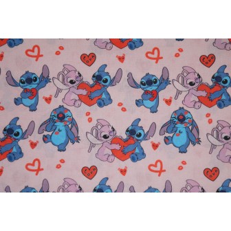 Tecido do Stich com corações